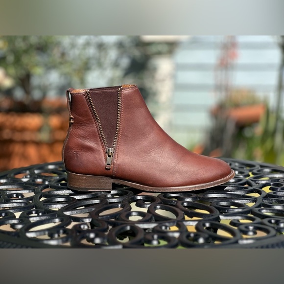 Frye — Ankle Boots - Picture 4 of 8